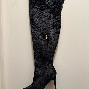 Elegant Black Over-the-Knee Boots
